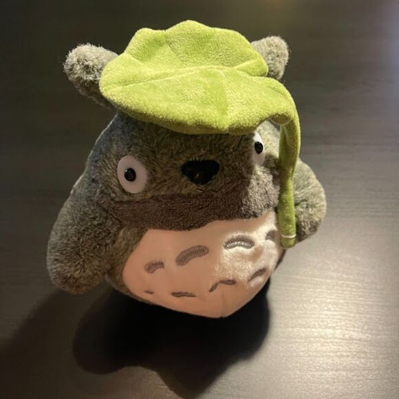 My Neighbor Totoro Plush – Studio Ghibli – Totoro with Leaf - Picture 1 of 5
